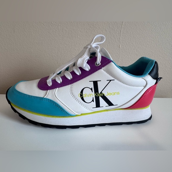 Calvin Klein Women's Cayle Sneaker - Picture 4 of 10